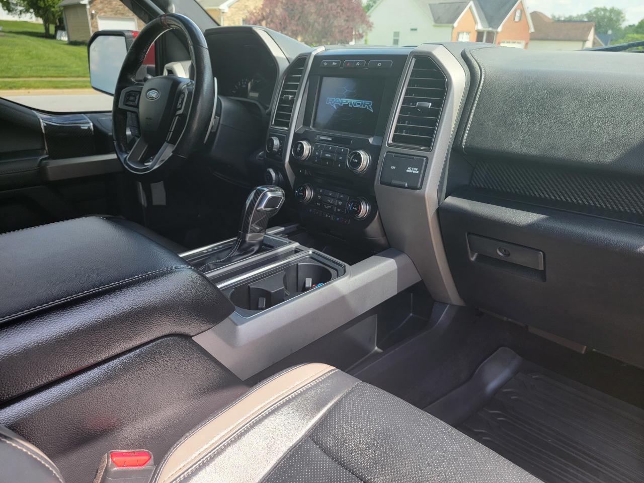 Ford F-150 Raptor 4WD SuperCrew 5.5' Box 2017