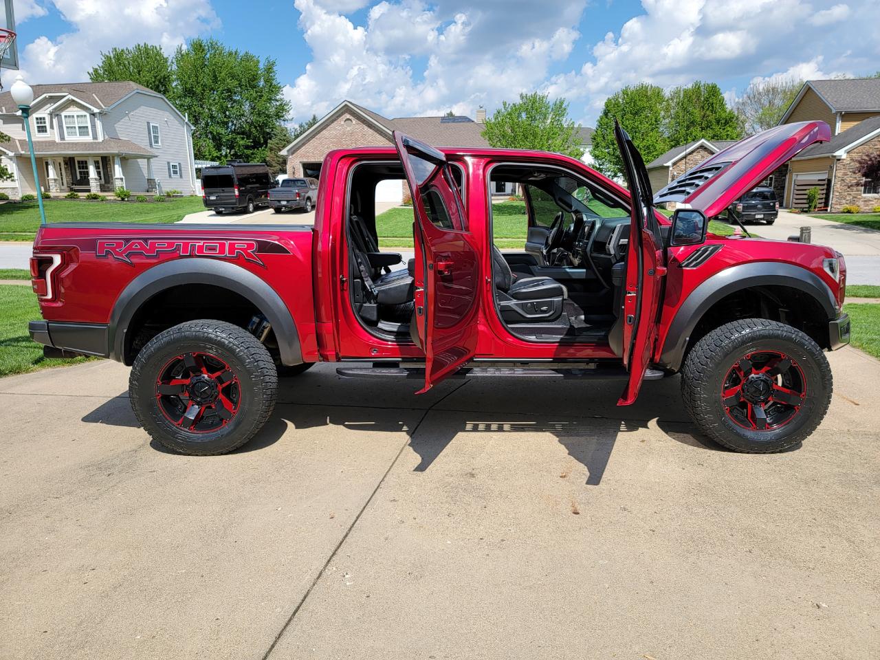 Ford F-150 Raptor 4WD SuperCrew 5.5' Box 2017