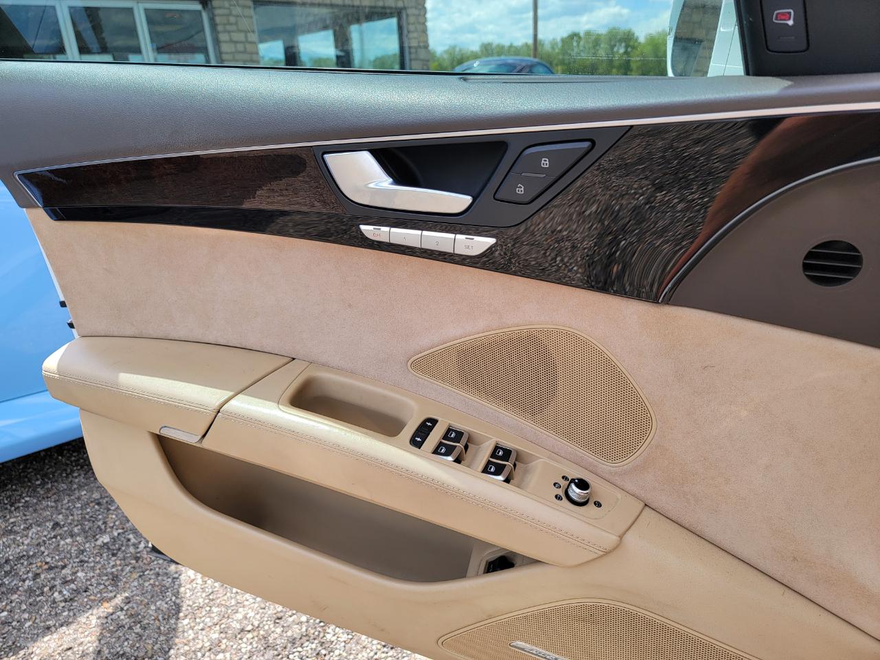 Audi A8 L 4dr Sdn 2012