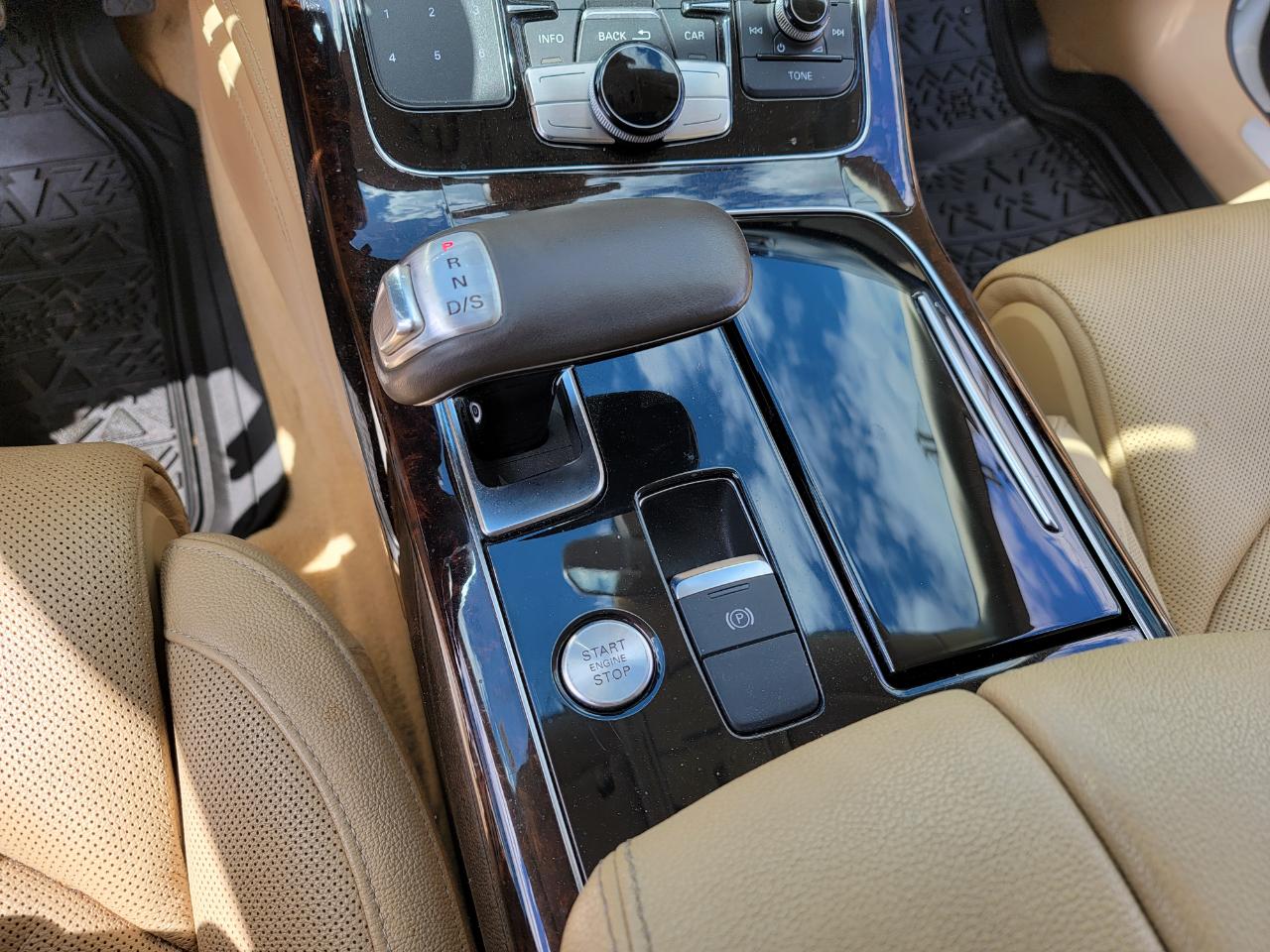 Audi A8 L 4dr Sdn 2012