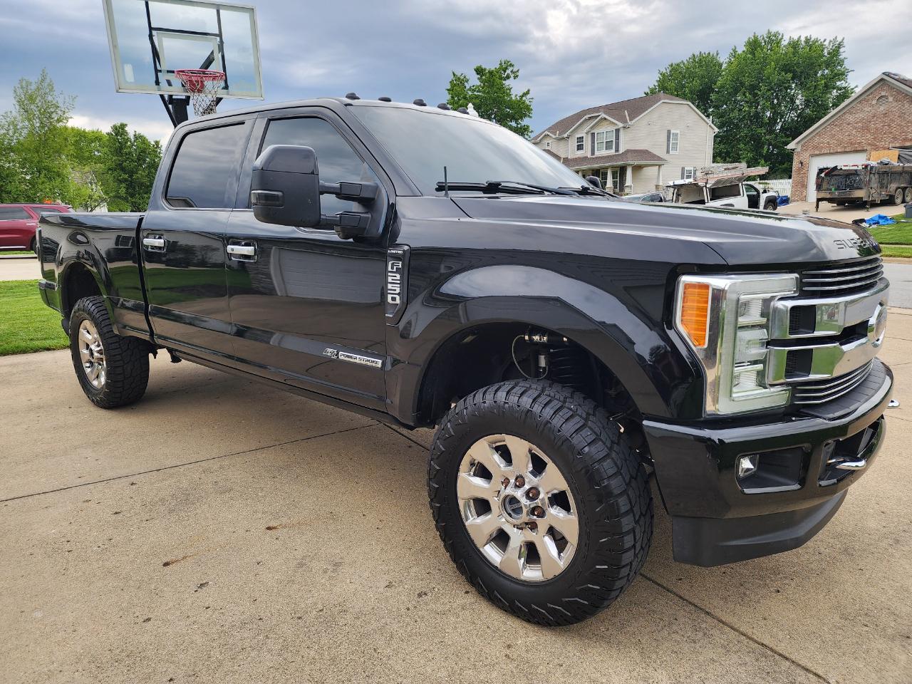 Ford Super Duty F-250 SRW Limited 4WD Crew Cab 6.75' Box 2018