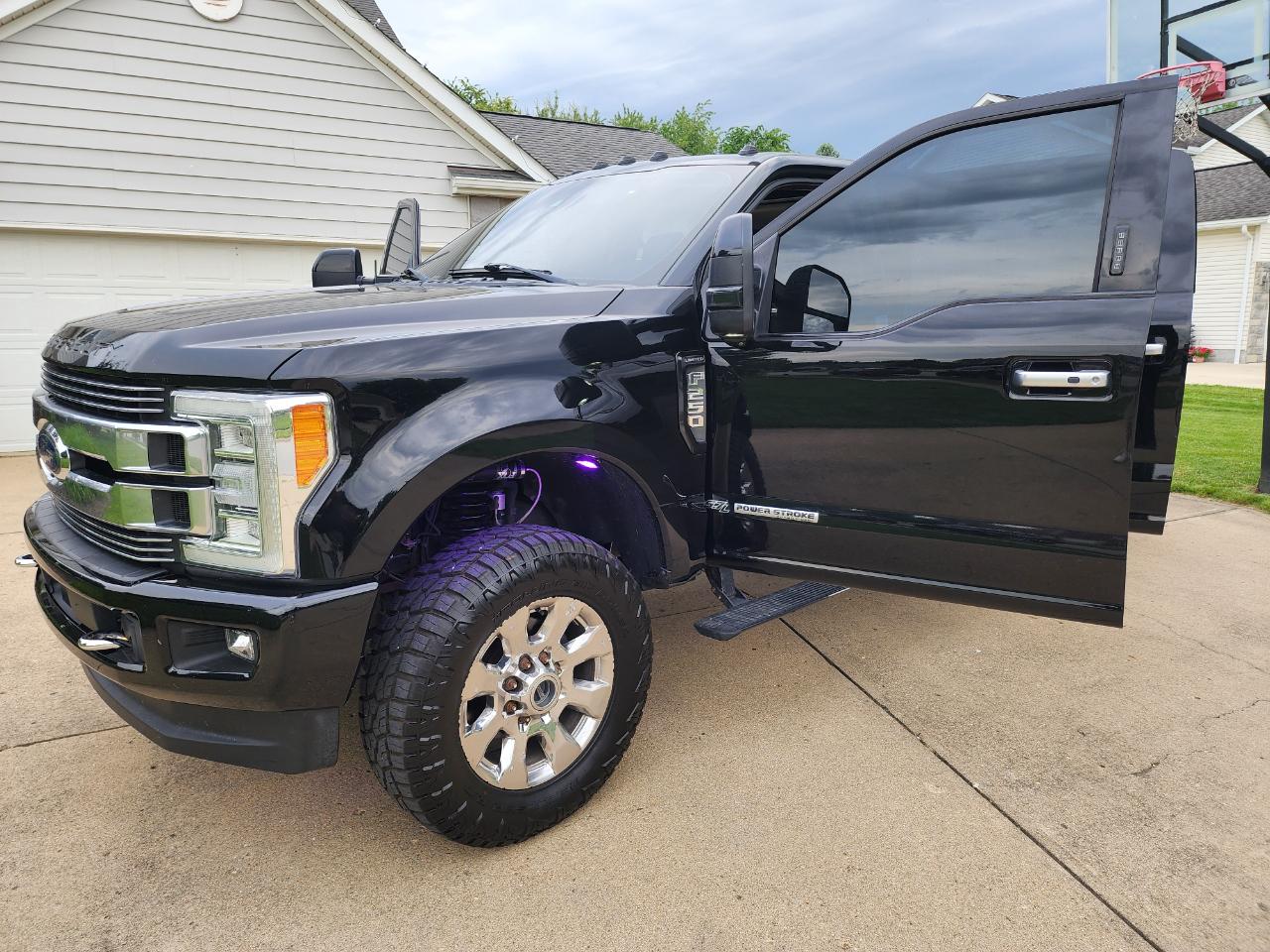 Ford Super Duty F-250 SRW Limited 4WD Crew Cab 6.75' Box 2018