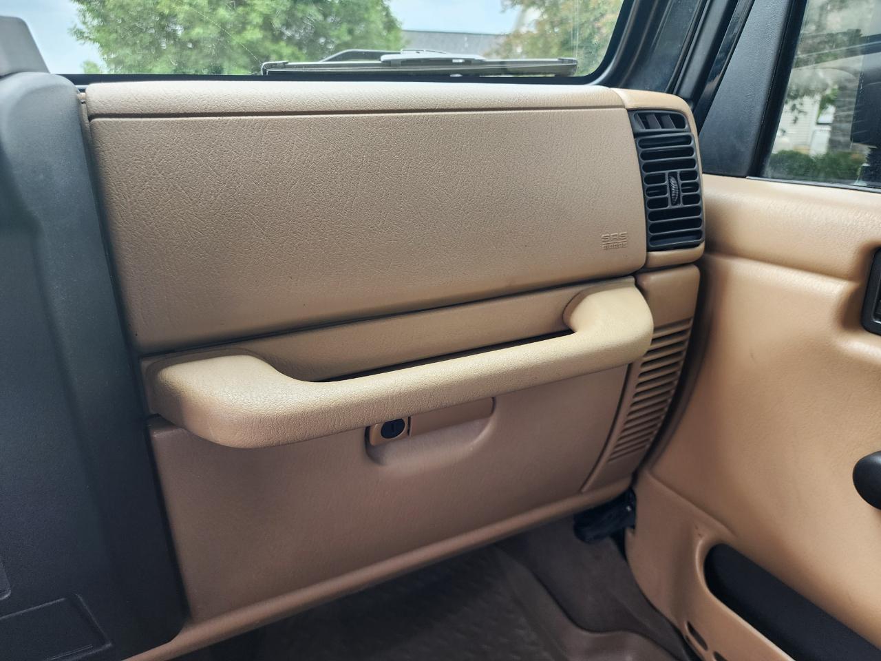 Jeep Wrangler 2dr Sahara 2001