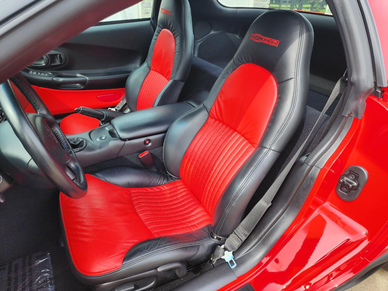 Chevrolet Corvette 2dr Z06 Hardtop 2001