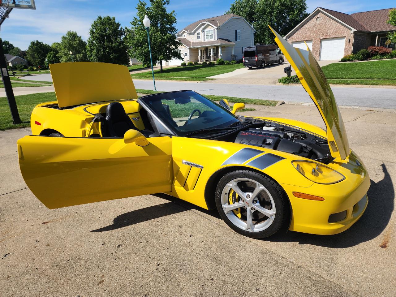 Chevrolet Corvette 2dr Conv Z16 Grand Sport w/1LT 2011
