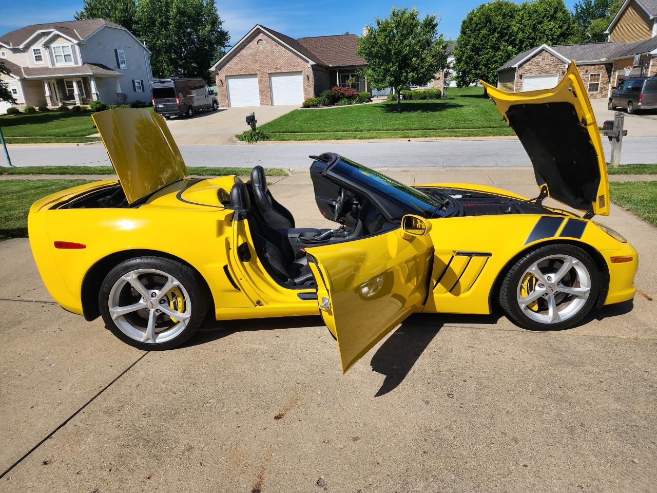 Chevrolet Corvette 2dr Conv Z16 Grand Sport w/1LT 2011