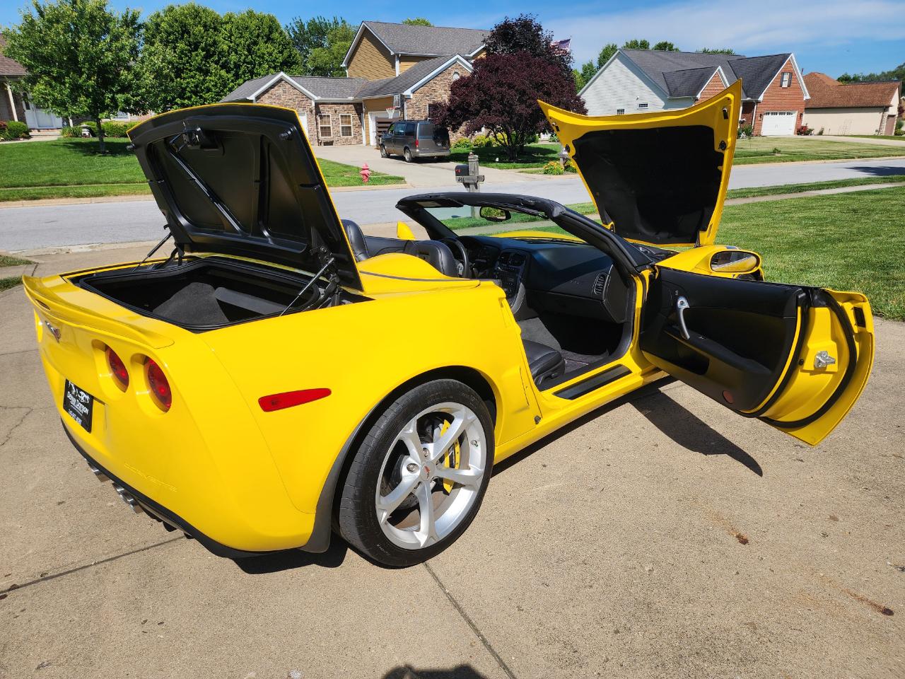 Chevrolet Corvette 2dr Conv Z16 Grand Sport w/1LT 2011