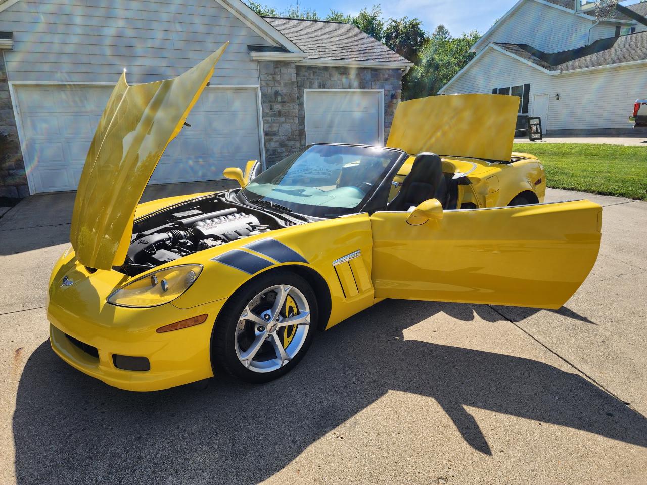 Chevrolet Corvette 2dr Conv Z16 Grand Sport w/1LT 2011
