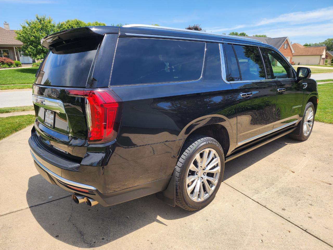 GMC Yukon XL 4WD 4dr Denali 2022