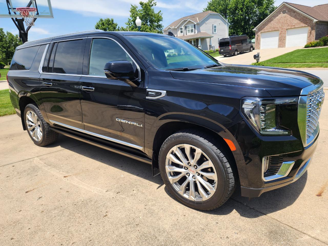 GMC Yukon XL 4WD 4dr Denali 2022