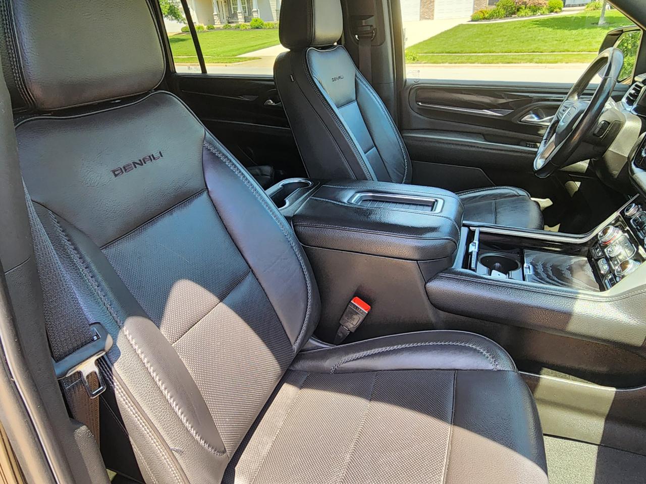 GMC Yukon XL 4WD 4dr Denali 2022