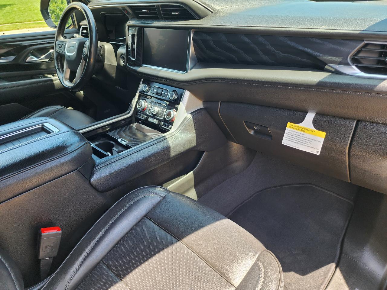 GMC Yukon XL 4WD 4dr Denali 2022