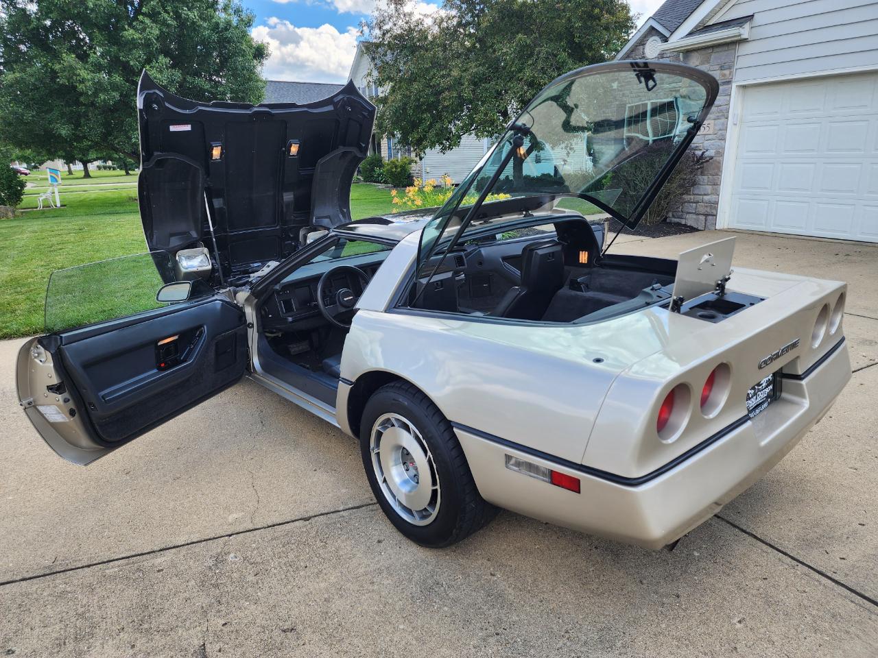 Chevrolet Corvette 2dr Hatchback 1987