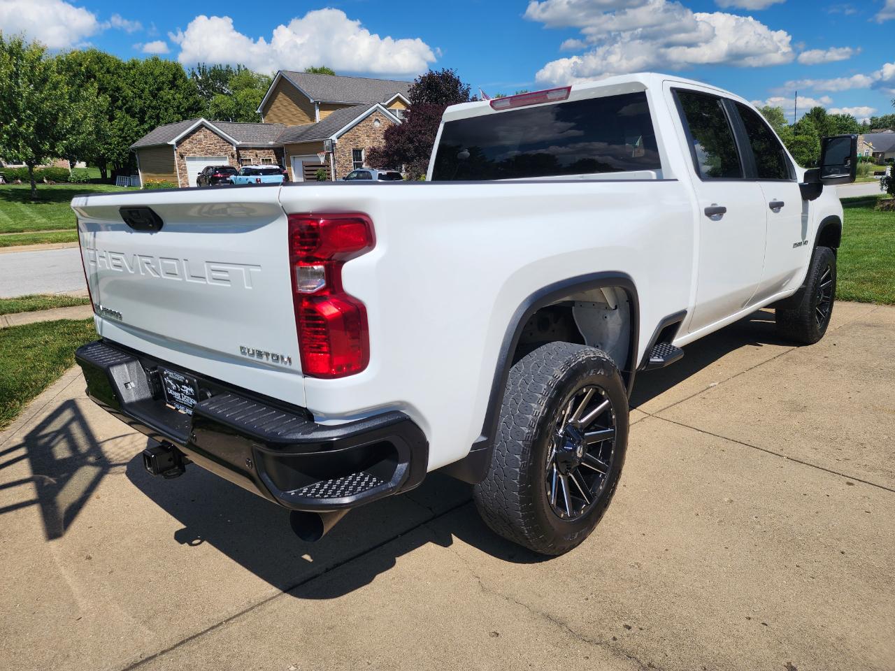 Chevrolet Silverado 2500HD 4WD Crew Cab 159" Custom 2024