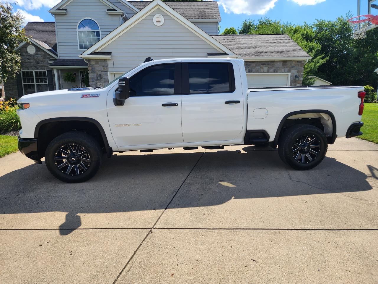 Chevrolet Silverado 2500HD 4WD Crew Cab 159" Custom 2024