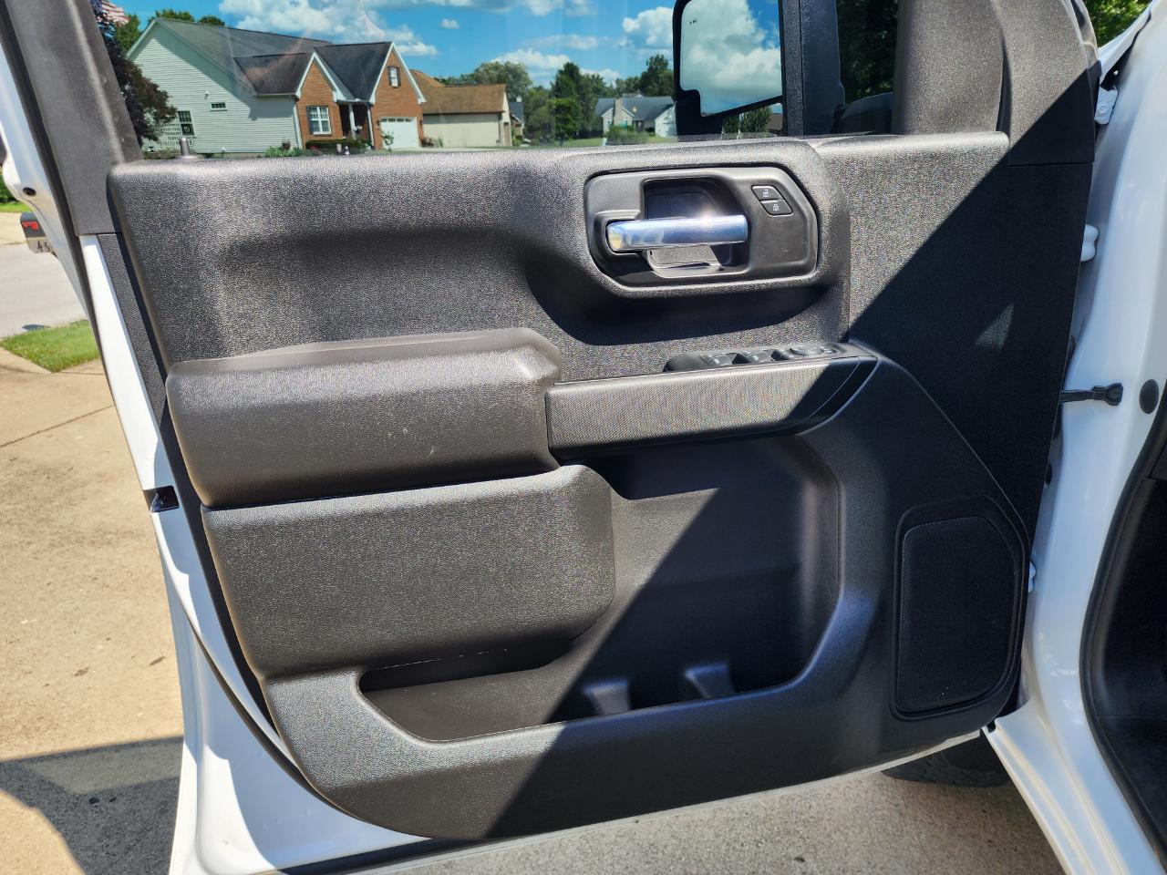 Chevrolet Silverado 2500HD 4WD Crew Cab 159" Custom 2024