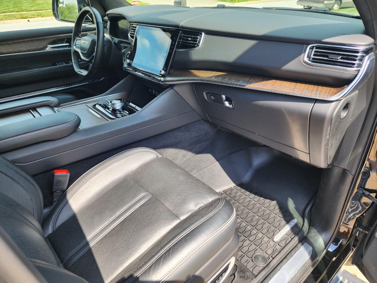 2022 Jeep Grand Wagoneer Series II - Photo 10