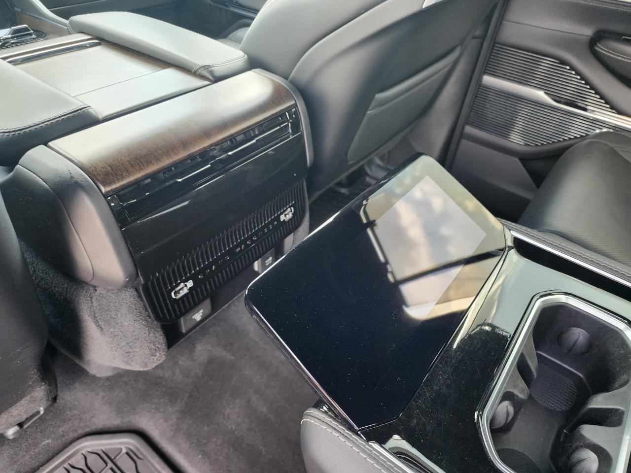 2022 Jeep Grand Wagoneer Series II - Photo 18
