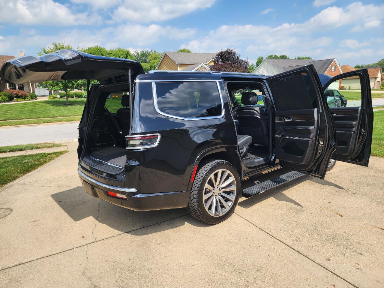 2022 Jeep Grand Wagoneer Series II - Photo 34