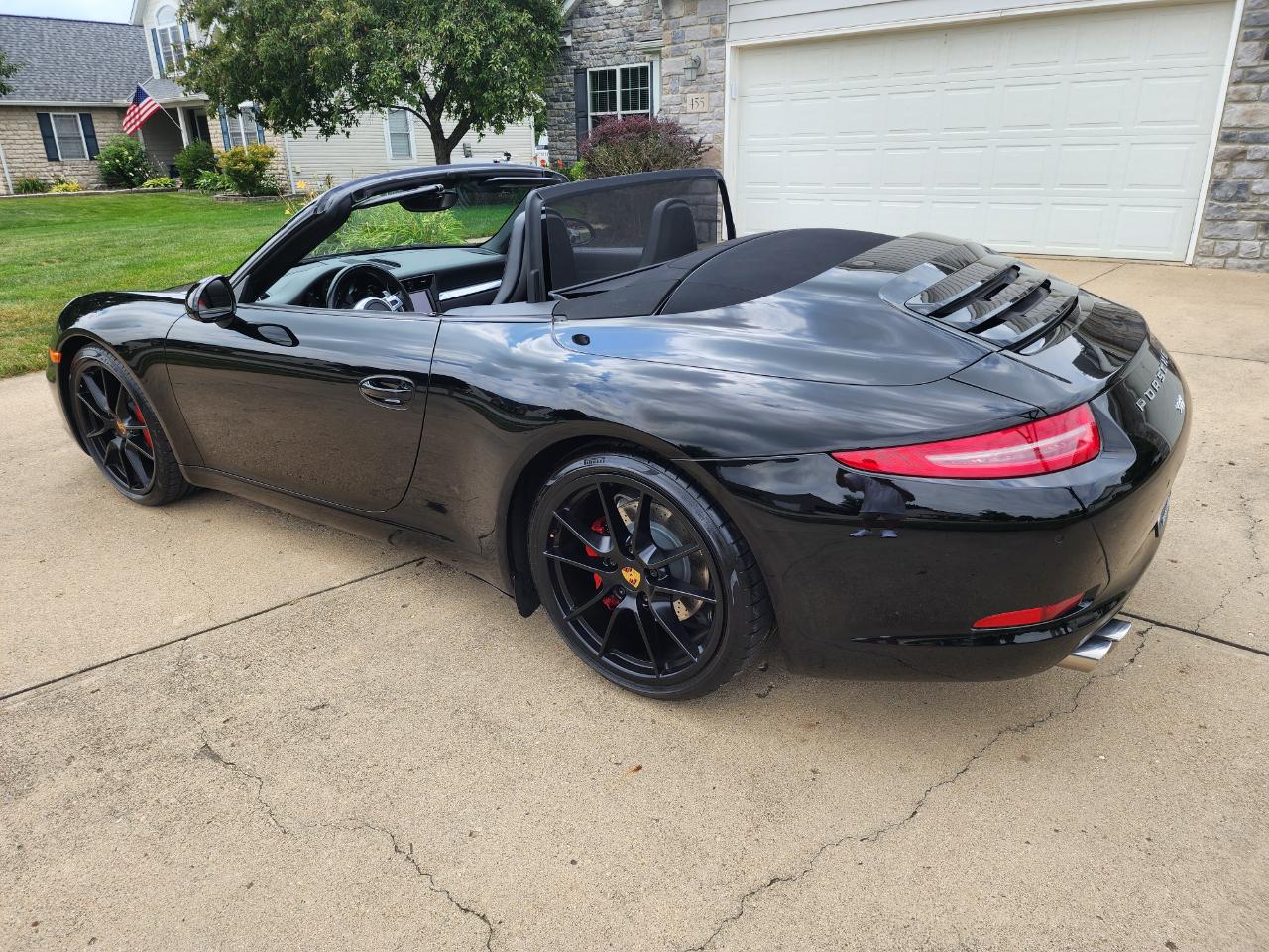 Porsche 911 2dr Cabriolet Carrera 2015
