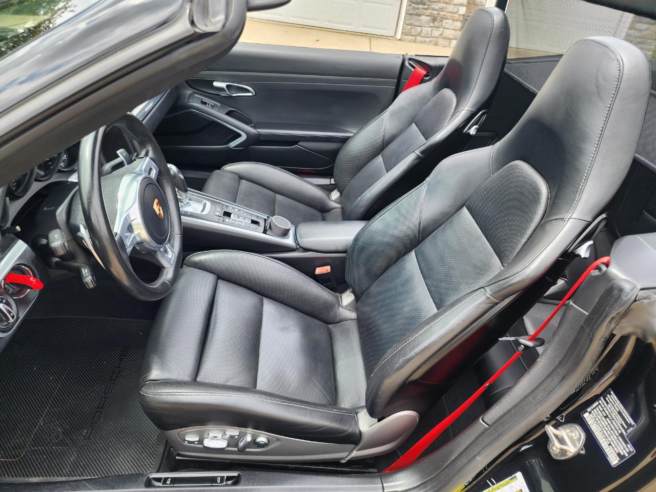 Porsche 911 2dr Cabriolet Carrera 2015