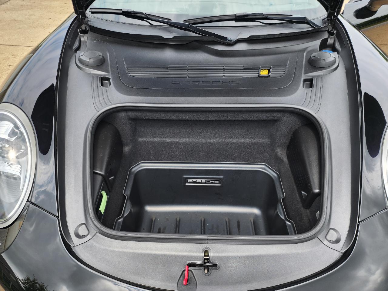 Porsche 911 2dr Cabriolet Carrera 2015