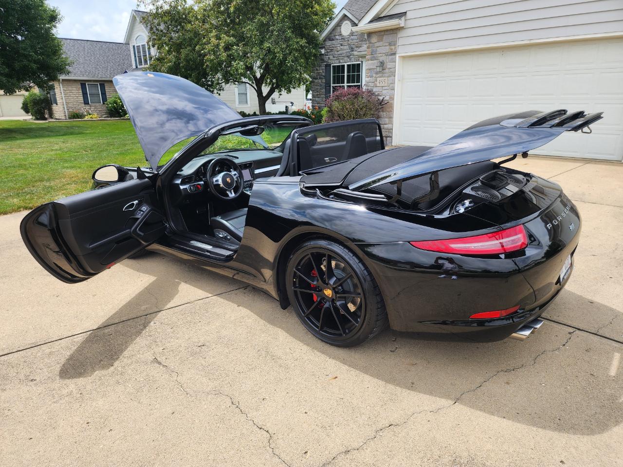 Porsche 911 2dr Cabriolet Carrera 2015