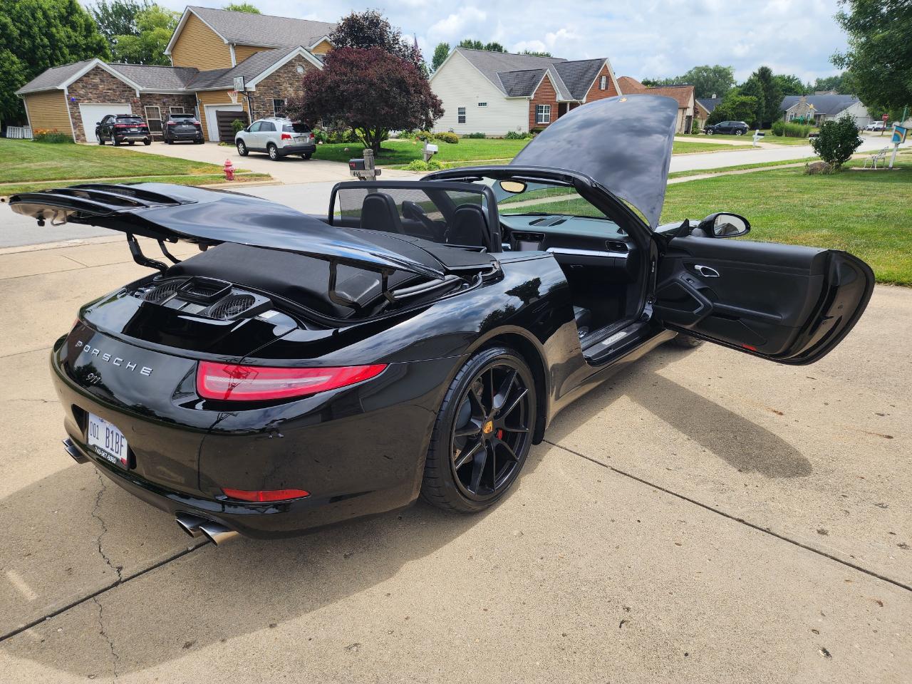Porsche 911 2dr Cabriolet Carrera 2015