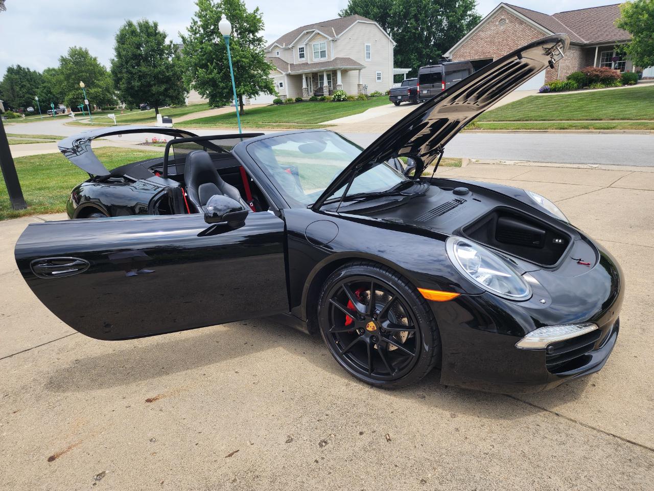 Porsche 911 2dr Cabriolet Carrera 2015