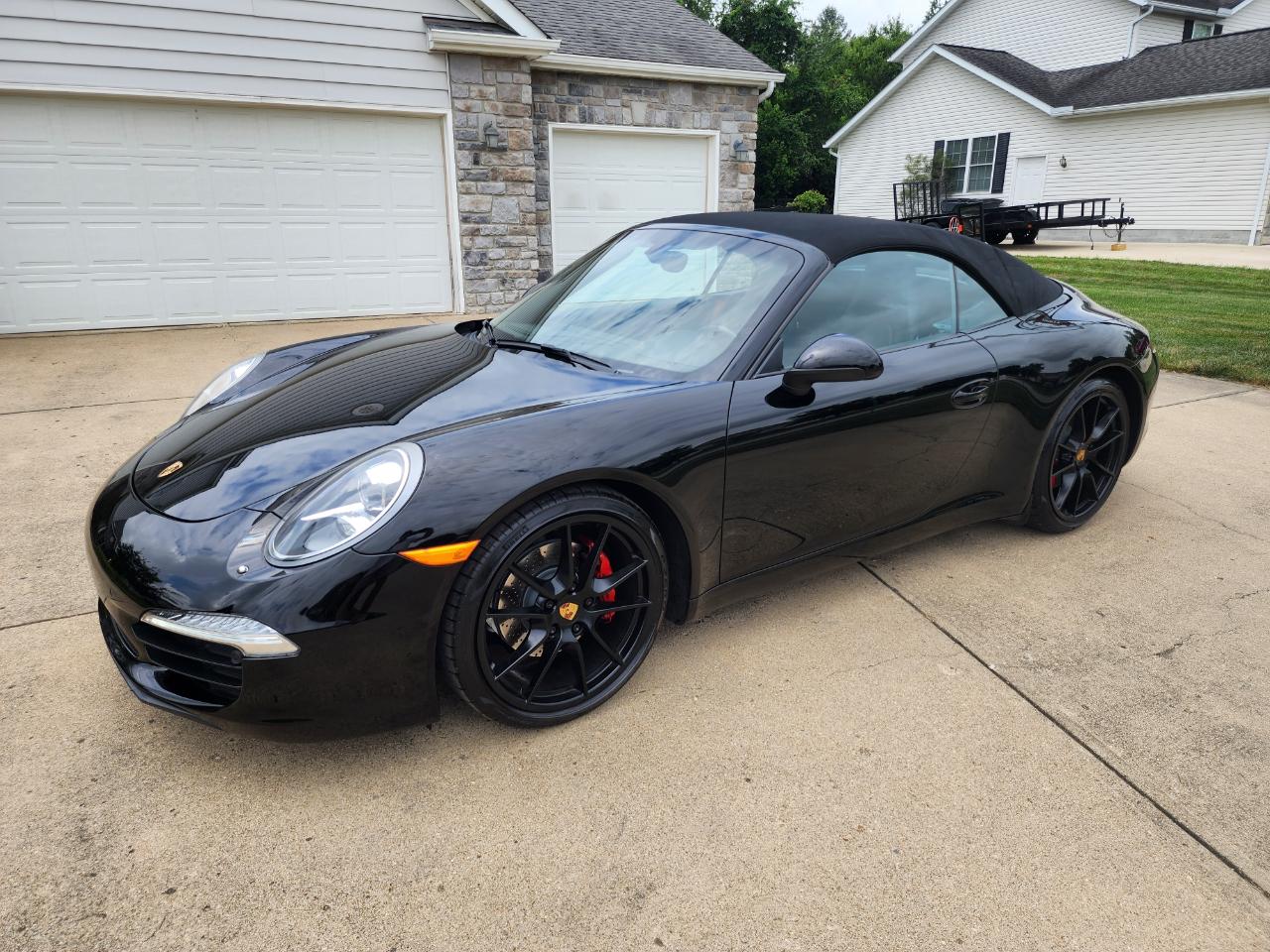 Porsche 911 2dr Cabriolet Carrera 2015