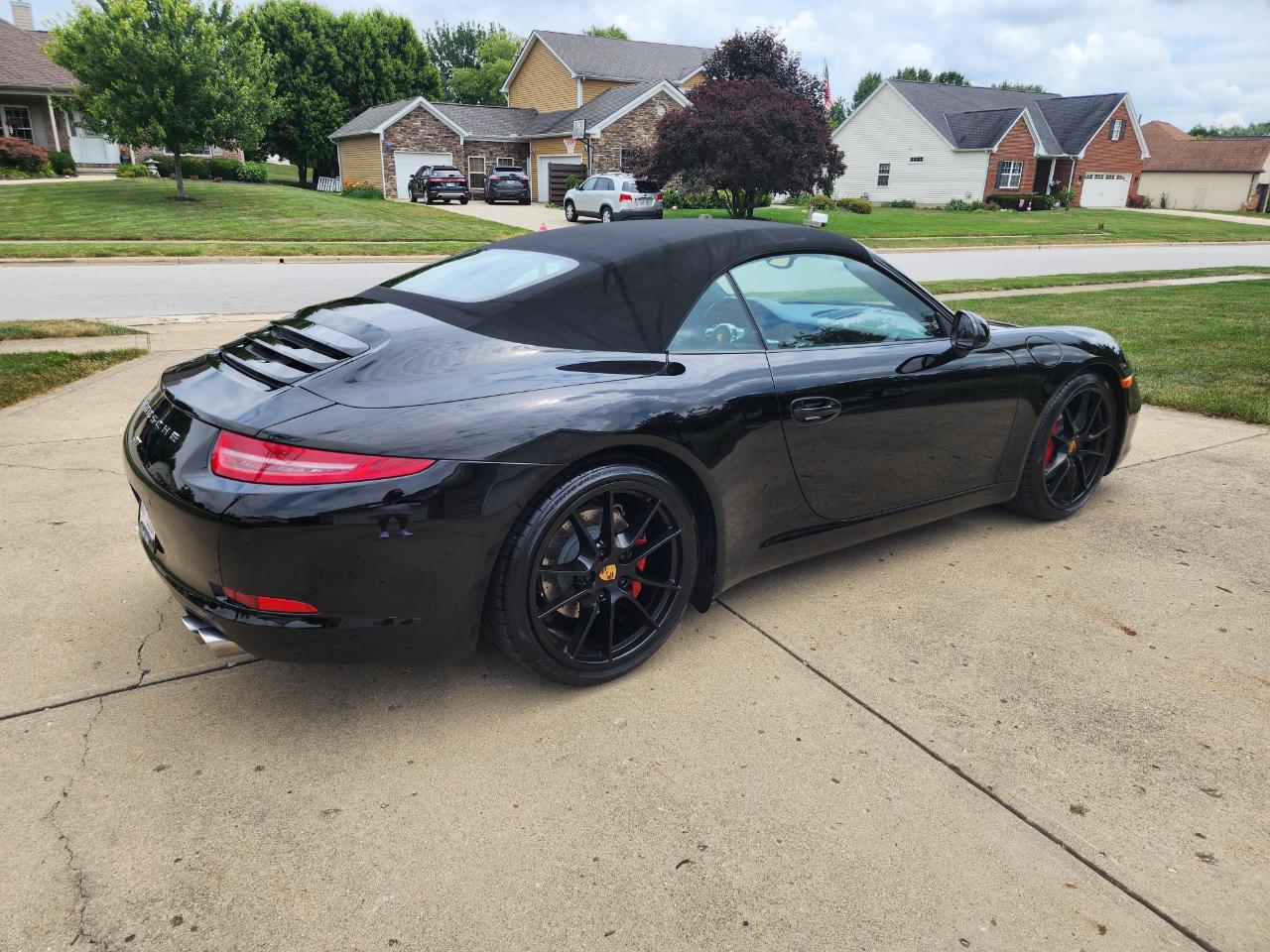 Porsche 911 2dr Cabriolet Carrera 2015