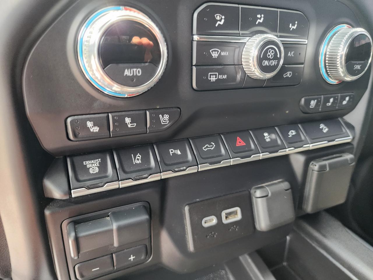 GMC Sierra 3500HD 4WD Crew Cab 159" AT4 2022