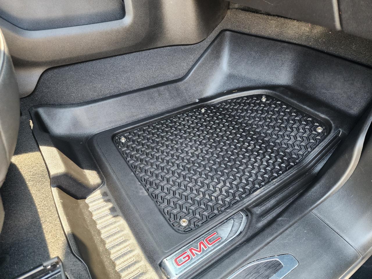 GMC Sierra 3500HD 4WD Crew Cab 159" AT4 2022