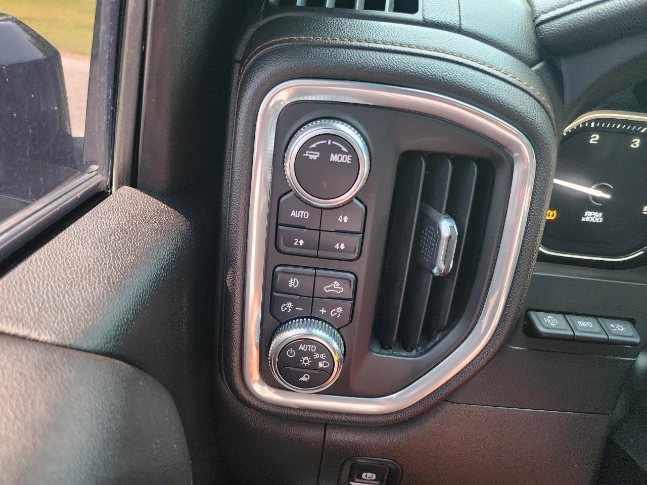 GMC Sierra 3500HD 4WD Crew Cab 159" AT4 2022