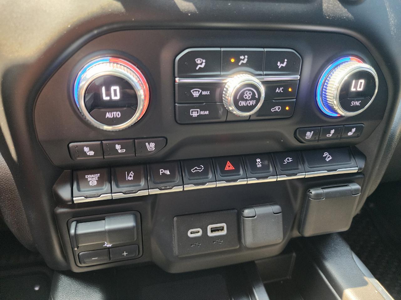 GMC Sierra 3500HD 4WD Crew Cab 159" AT4 2022