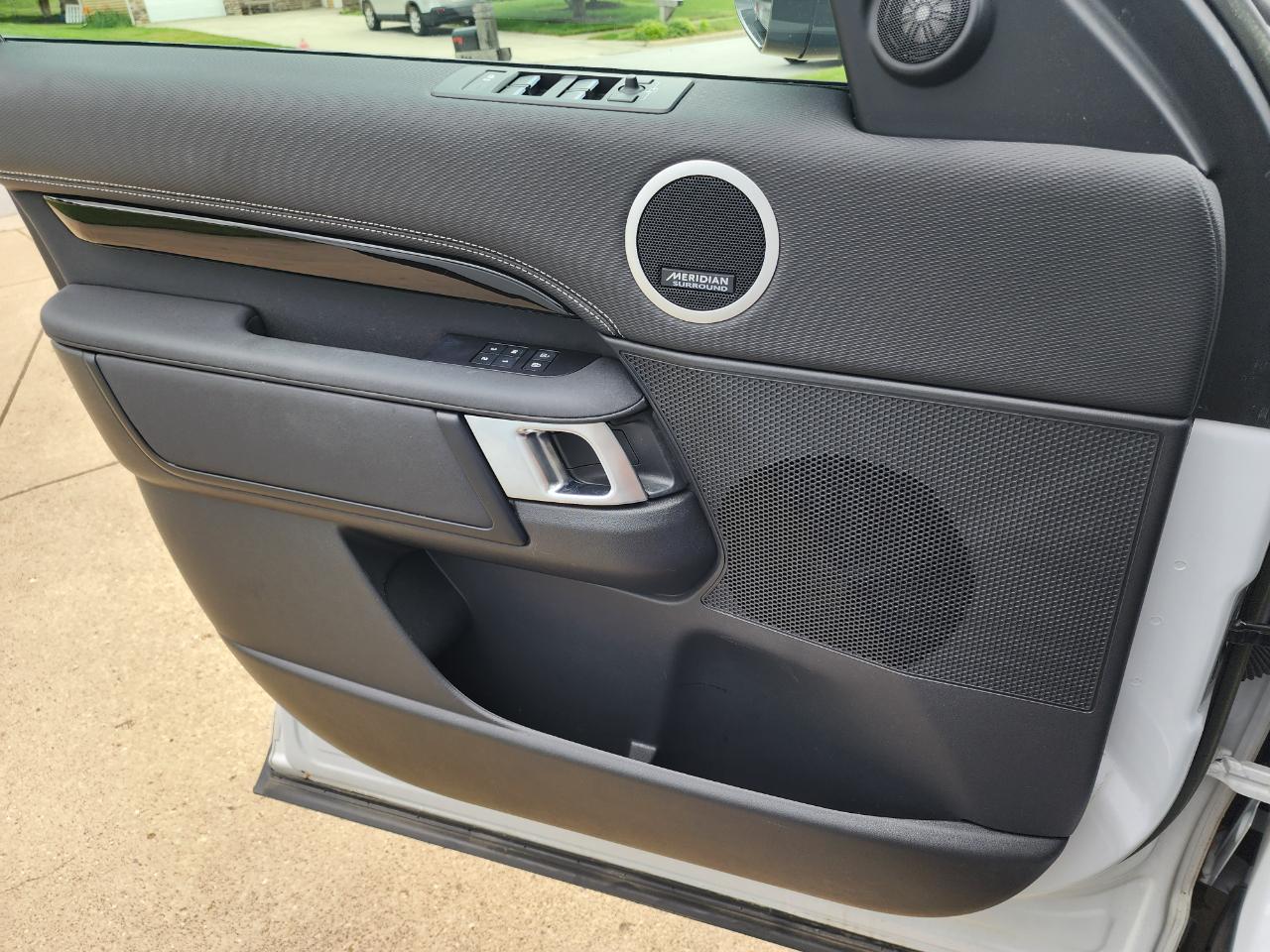 Land Rover Discovery P360 HSE R-Dynamic 2023