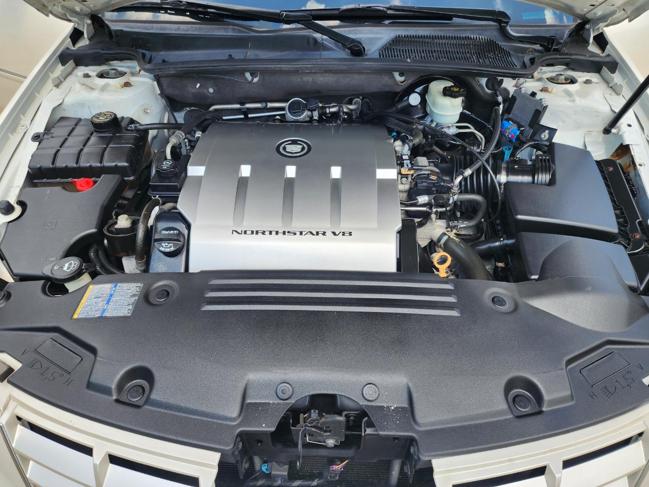 Cadillac DTS 4dr Sdn w/1SD 2010