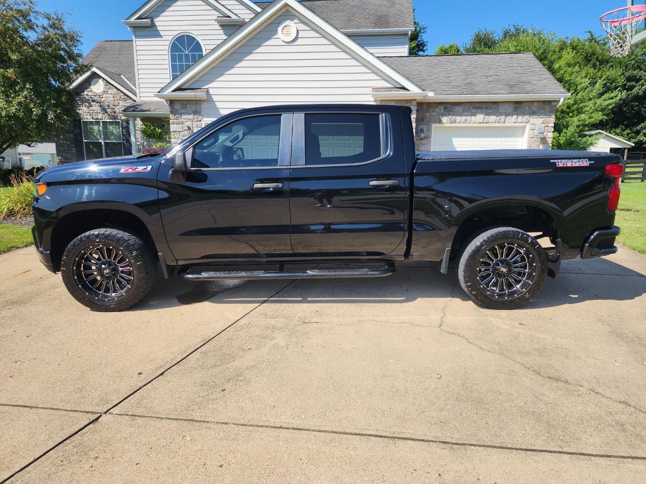 Chevrolet Silverado 1500 4WD Crew Cab 147" Custom Trail Boss 2019