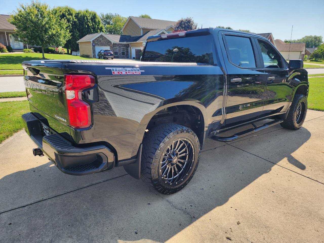 Chevrolet Silverado 1500 4WD Crew Cab 147" Custom Trail Boss 2019