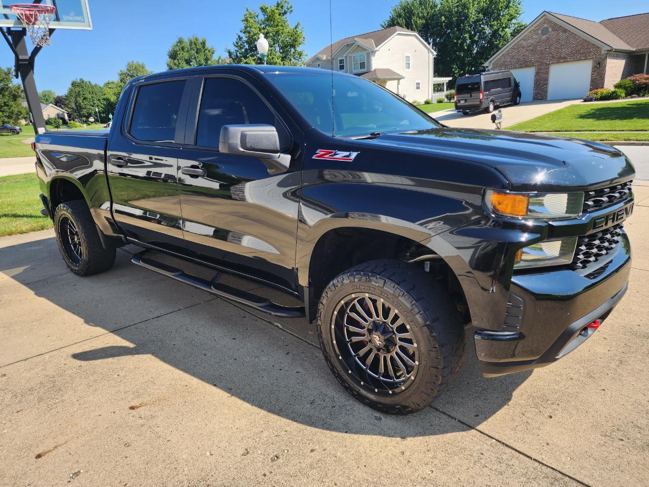 Chevrolet Silverado 1500 4WD Crew Cab 147" Custom Trail Boss 2019