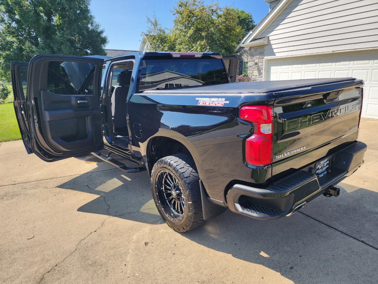 Chevrolet Silverado 1500 4WD Crew Cab 147" Custom Trail Boss 2019
