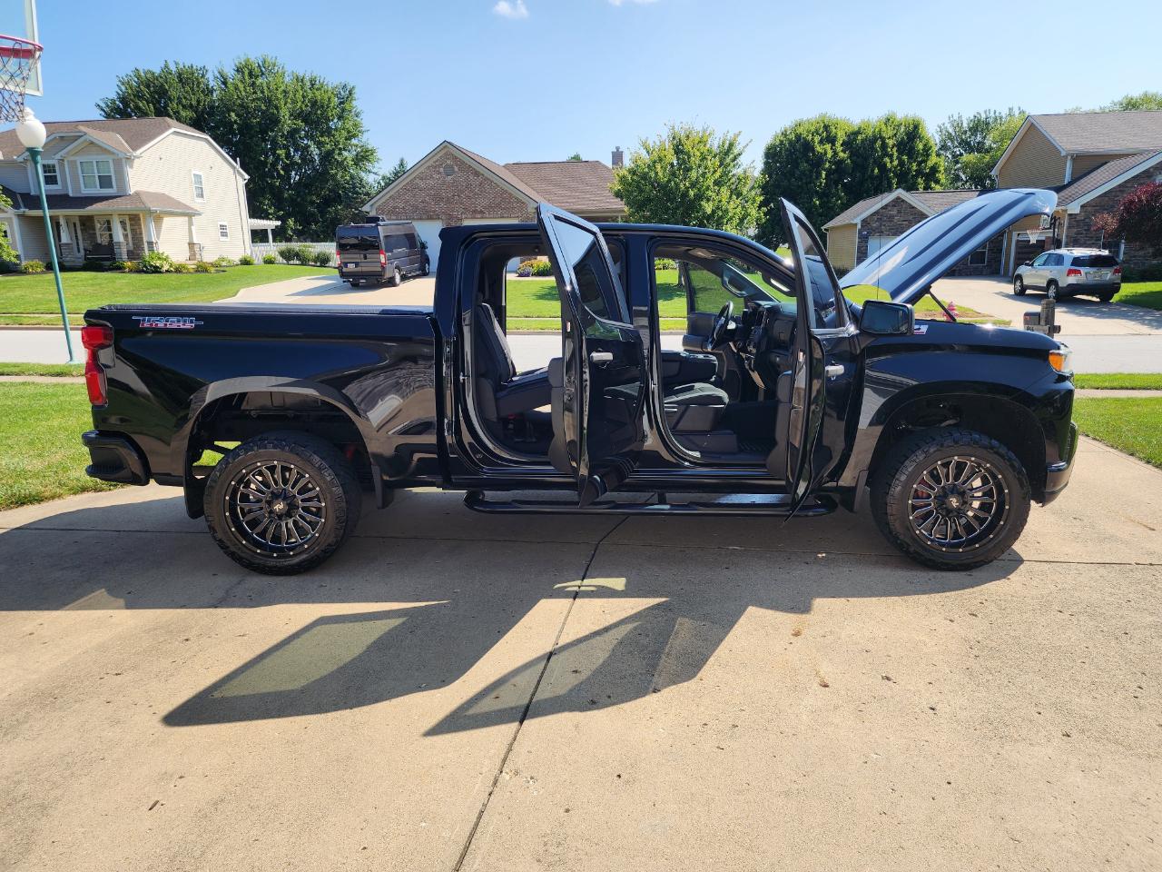 Chevrolet Silverado 1500 4WD Crew Cab 147" Custom Trail Boss 2019