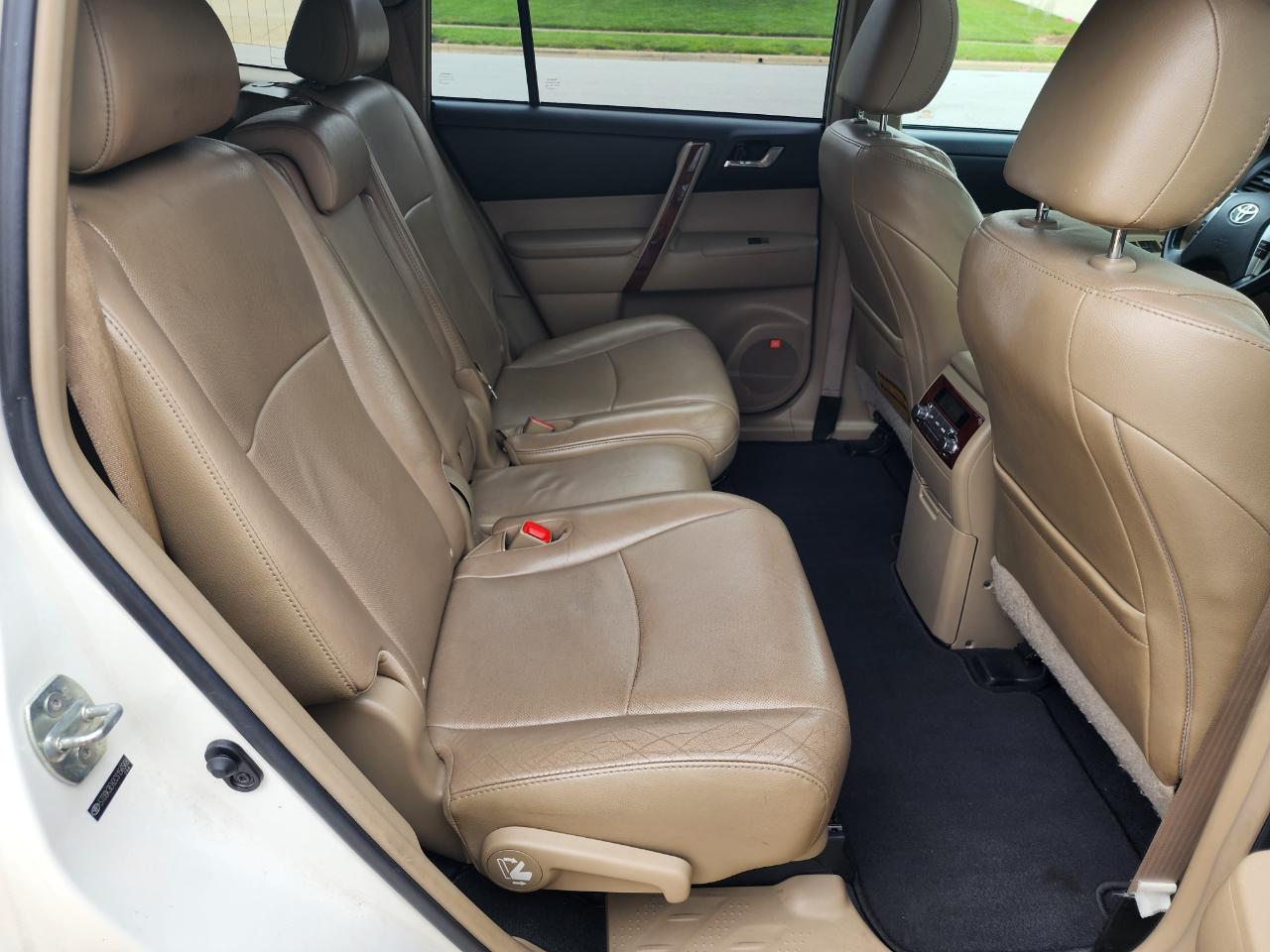 Toyota Highlander 4WD 4dr V6 Limited (Natl) 2012