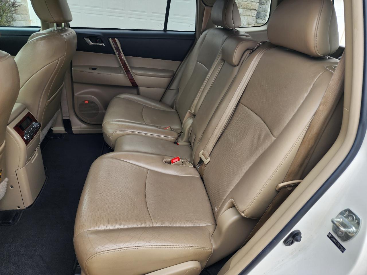 Toyota Highlander 4WD 4dr V6 Limited (Natl) 2012