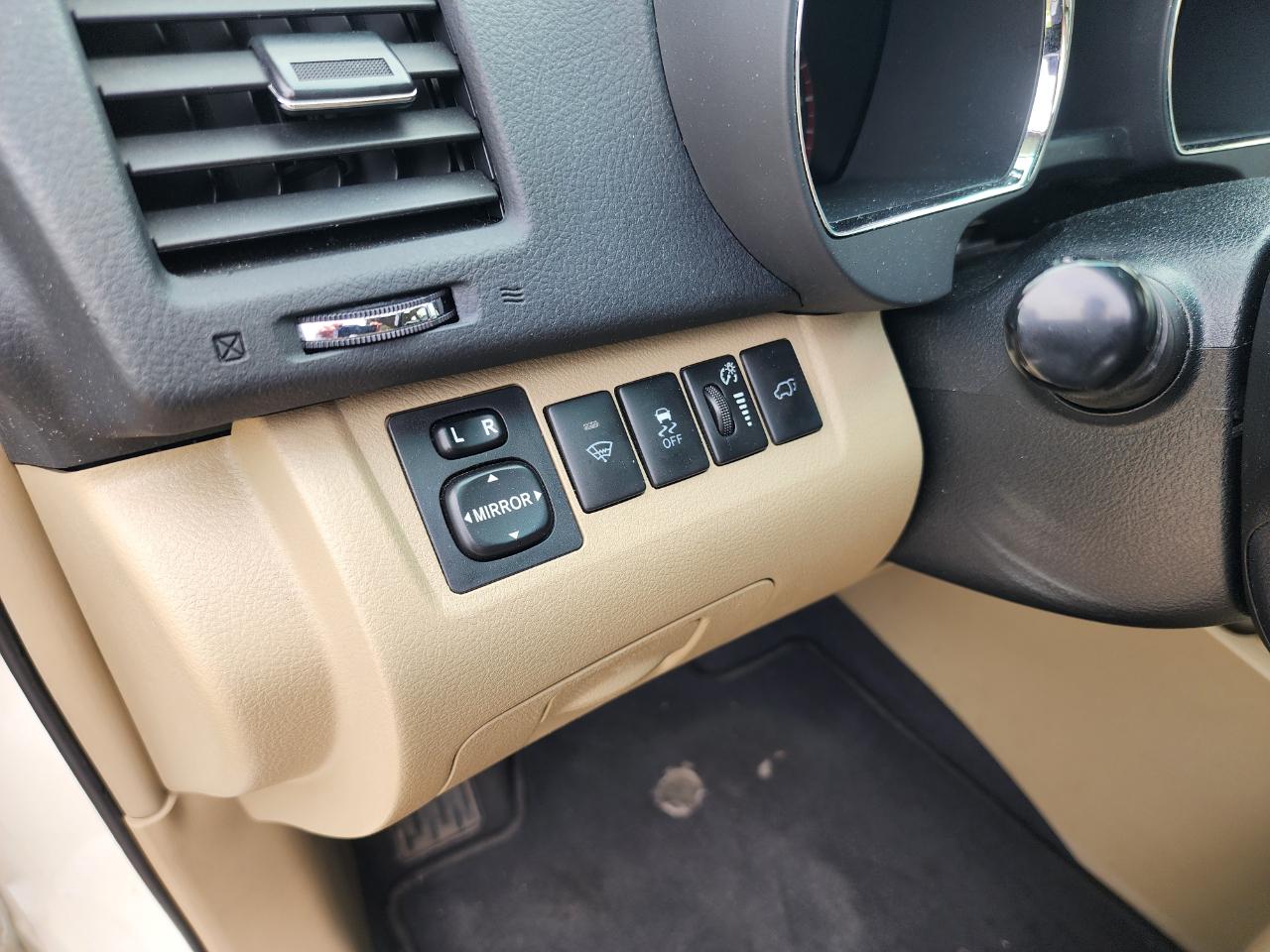 Toyota Highlander 4WD 4dr V6 Limited (Natl) 2012