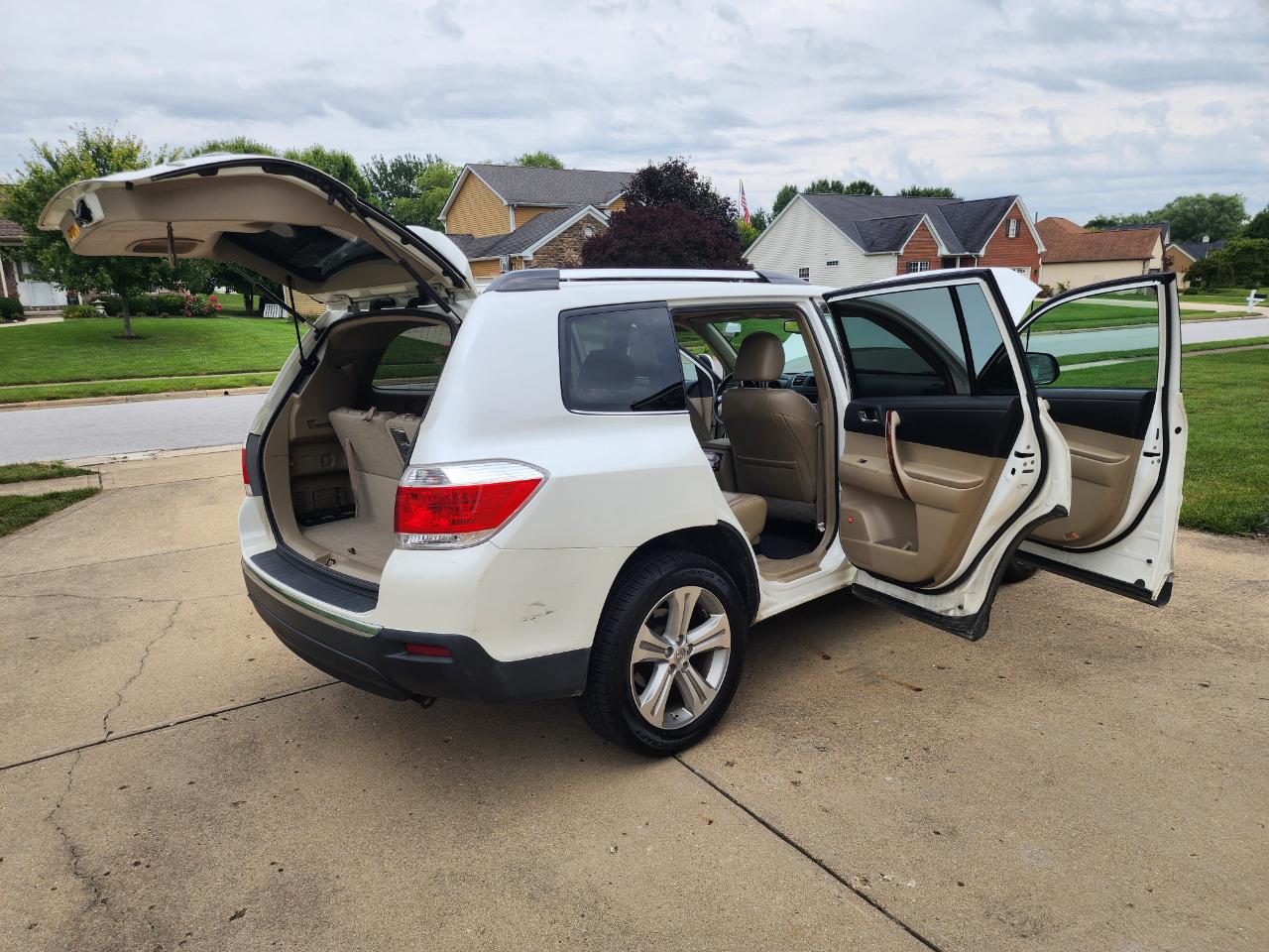 Toyota Highlander 4WD 4dr V6 Limited (Natl) 2012