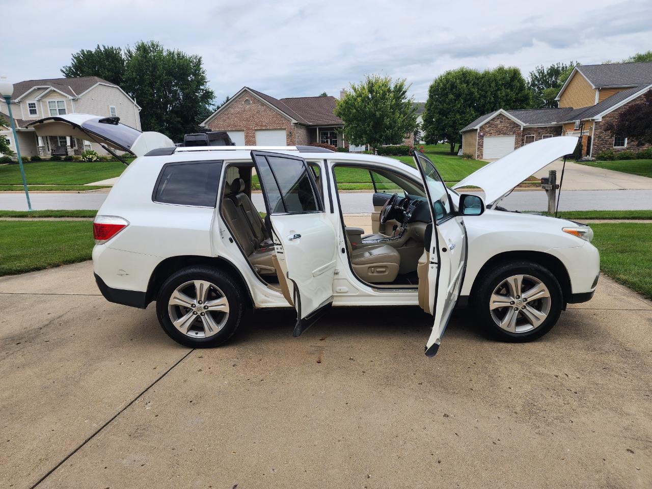 Toyota Highlander 4WD 4dr V6 Limited (Natl) 2012