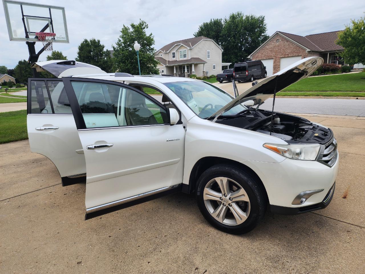 Toyota Highlander 4WD 4dr V6 Limited (Natl) 2012