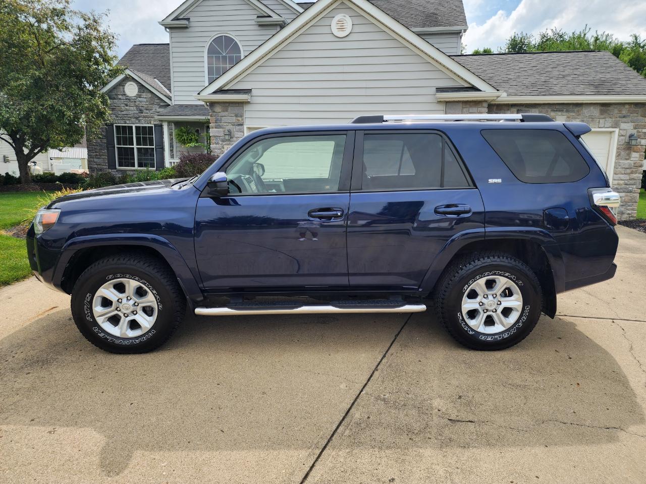 Toyota 4Runner SR5 4WD (Natl) 2020