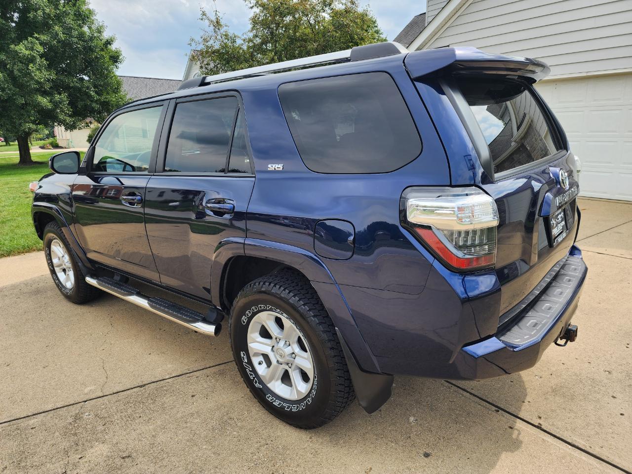 Toyota 4Runner SR5 4WD (Natl) 2020